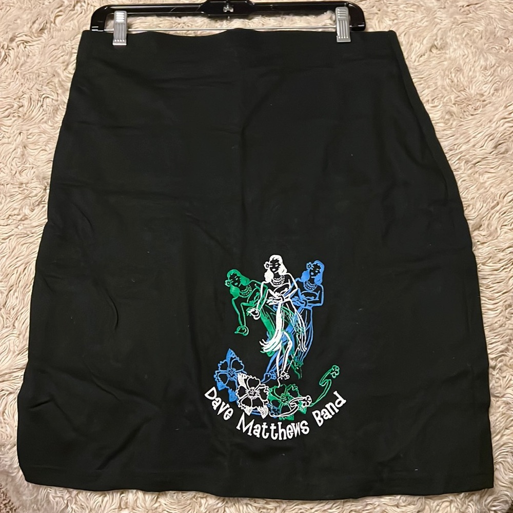 Concert Skirt! Dave Matthews Band T-shirt material skirt! ✨🎸